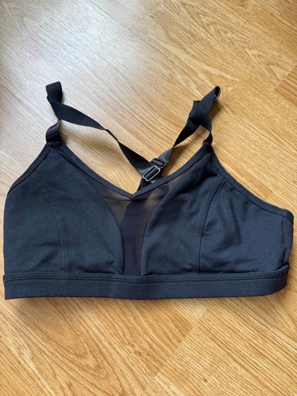 Black Mesh-Panel sports bra - medium